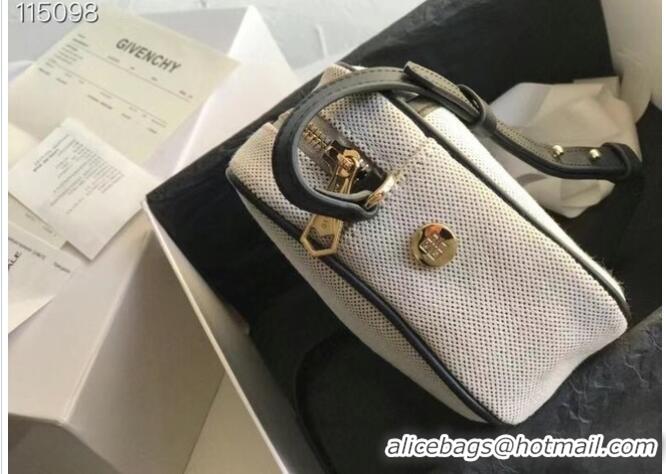 Good Taste GIVENCHY Shoulder Bag 1990 White