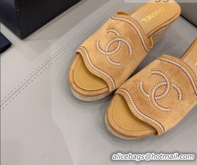 Famous Brand Chanel CC Suede Wedge Slide Sandals 8.5cm 071365 Brown 2021