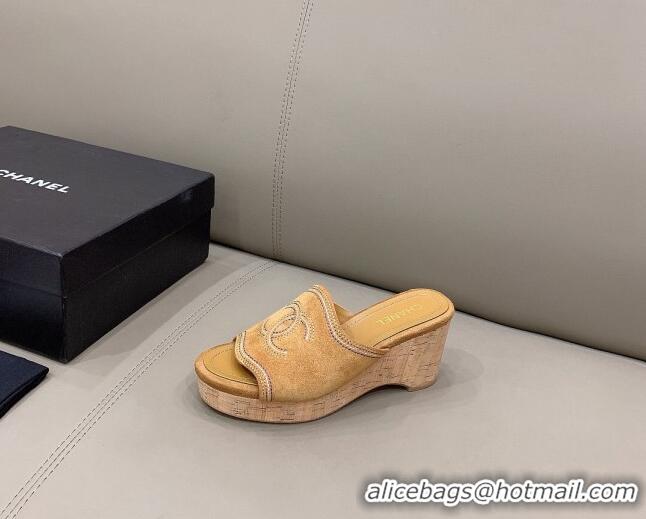 Famous Brand Chanel CC Suede Wedge Slide Sandals 8.5cm 071365 Brown 2021