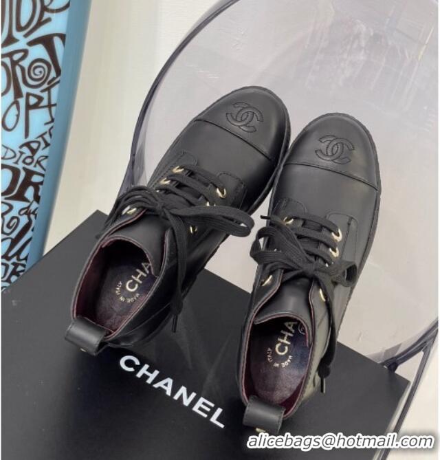 Luxury Classic Chanel Calfskin Laced Ankle Boot with Back Buckle Black 081340