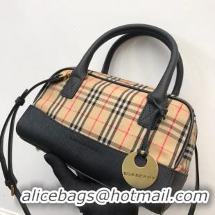 Charming BurBerry Leather Shoulder Bag 90111 black