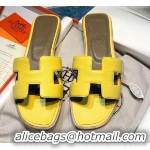 Stylish Hermes Oran Classic Calfskin Flat Slide Sandal 070969 Yellow