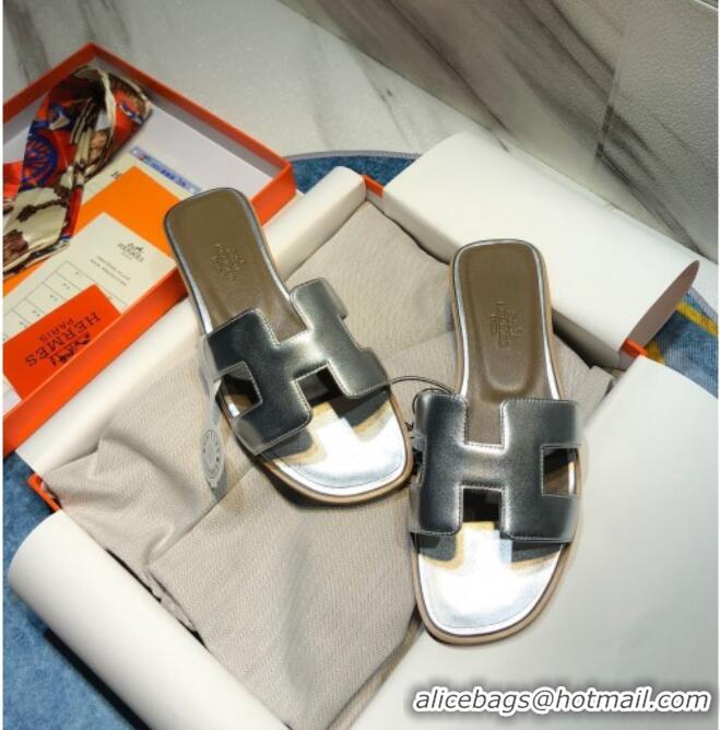 Good Looking Hermes Oran Classic Calfskin Flat Slide Sandal 070975 Silver