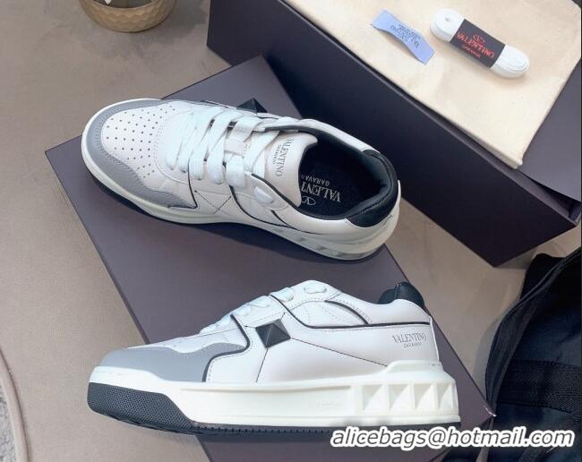 Good Looking Valentino One Stud Low-Top Nappa Sneakers White Leather 070657 White/Black