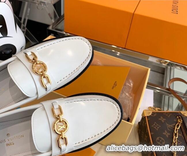 Pretty Style Louis Vuitton Chess Glazed Leather Flat Loafers White 070548