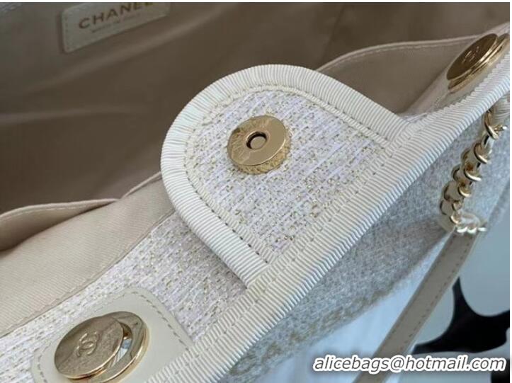 Good Luxurious Chanel Shopping bag MM A67001 White