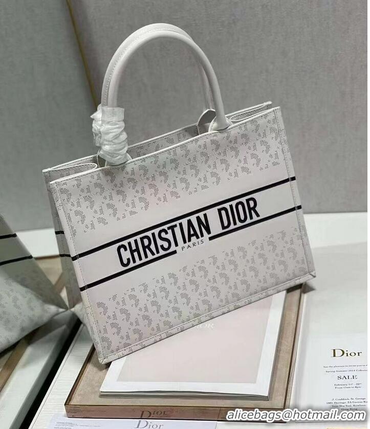 Cheap Price DIOR BOOK TOTE leather Constellation Embroidery M1296ZR white