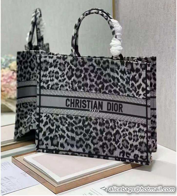 Famous Brand DIOR BOOK TOTE Embroidery M1297ZR-20 Black leopard print