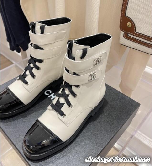 Hot Style Chanel Calfskin Ankle Boots with CC Strap 092352 White