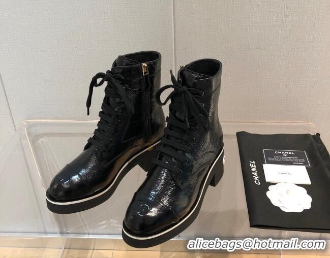 Shop Duplicate Chanel Shiny Crumpled Lambskin Ankle Boots with White Logo 092405 Black