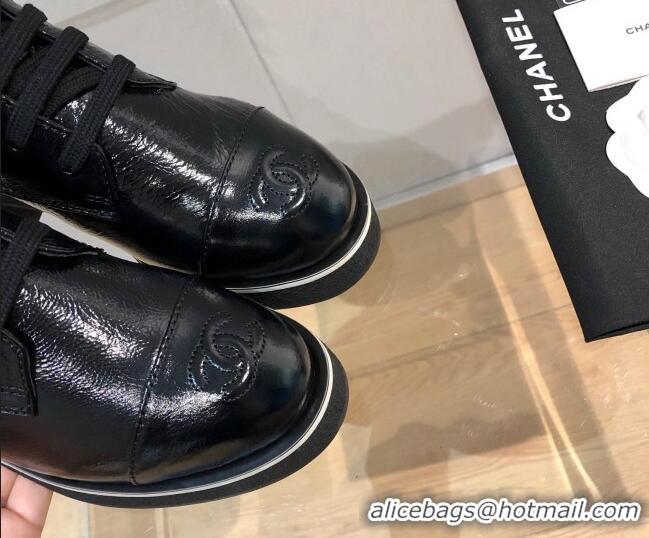 Shop Duplicate Chanel Shiny Crumpled Lambskin Ankle Boots with White Logo 092405 Black