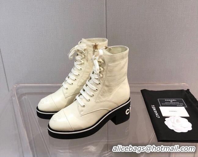 Cheap Price Chanel Shiny Crumpled Lambskin Ankle Boots with White Logo 092405 White