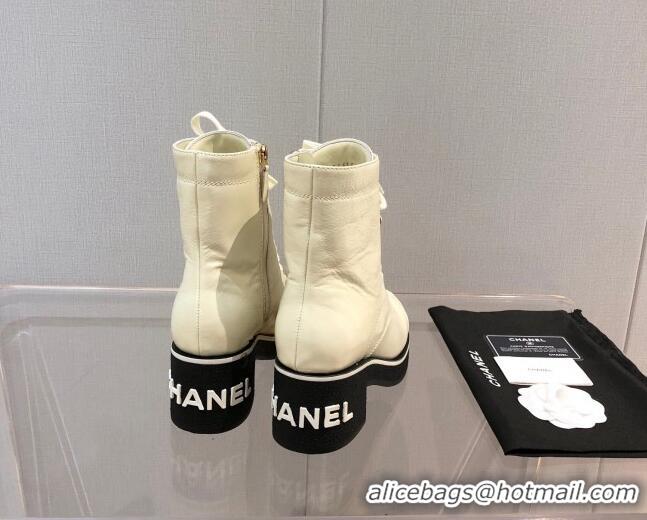 Cheap Price Chanel Shiny Crumpled Lambskin Ankle Boots with White Logo 092405 White