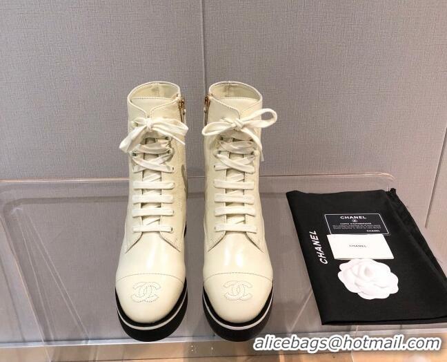 Cheap Price Chanel Shiny Crumpled Lambskin Ankle Boots with White Logo 092405 White