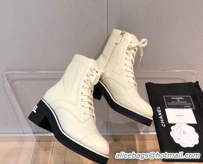 Cheap Price Chanel Shiny Crumpled Lambskin Ankle Boots with White Logo 092405 White