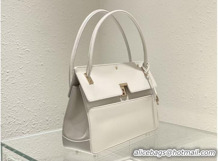 Market Sells MEDIUM DIOR Shoulder Bag Calfskin C0701 white