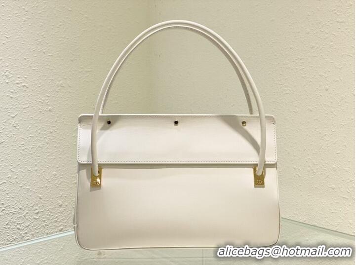 Market Sells MEDIUM DIOR Shoulder Bag Calfskin C0701 white