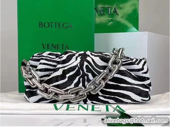 Promotional Bottega Veneta THE CHAIN POUCH 620231 White&Black