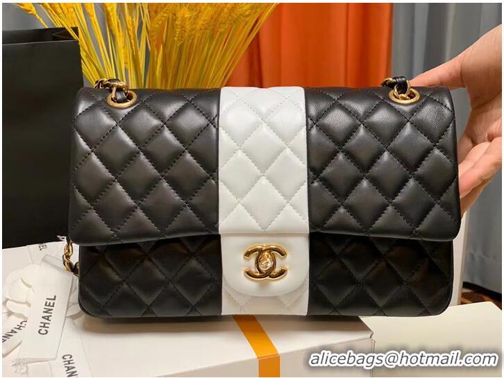 Market Sells Chanel CLASSIC HANDBAG Lambskin & Gold Metal A01112 Black & White