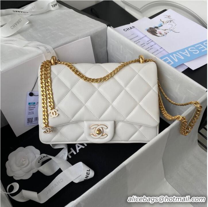 Traditional Specials Chanel SMALL Lambskin FLAP BAG AS1793 white