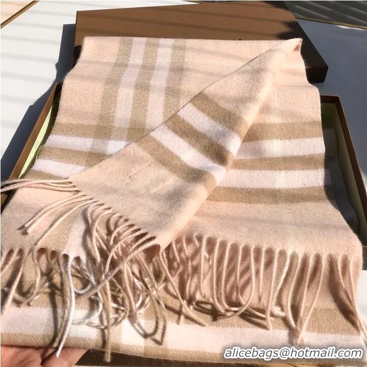 Famous Brand Burberry Scarf B00251