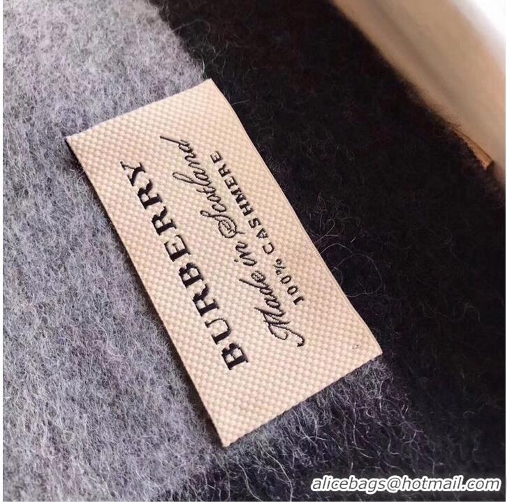 Famous Brand Discount Burberry Scarf B00257