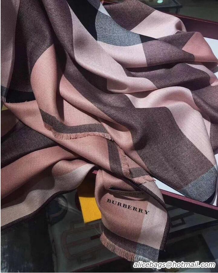 Fashion Show Collections Burberry Scarf B00286