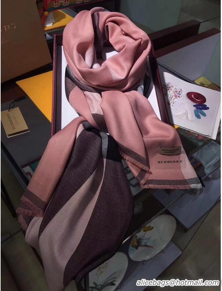 Fashion Show Collections Burberry Scarf B00286