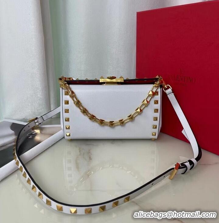 Modern Classic VALENTINO GARAVANI Rockstud Alcove Grain calf shoulder bag V0189 white