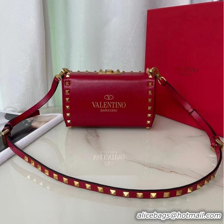 Famous Brand VALENTINO GARAVANI Rockstud Alcove Grain calf shoulder bag V0189 Red