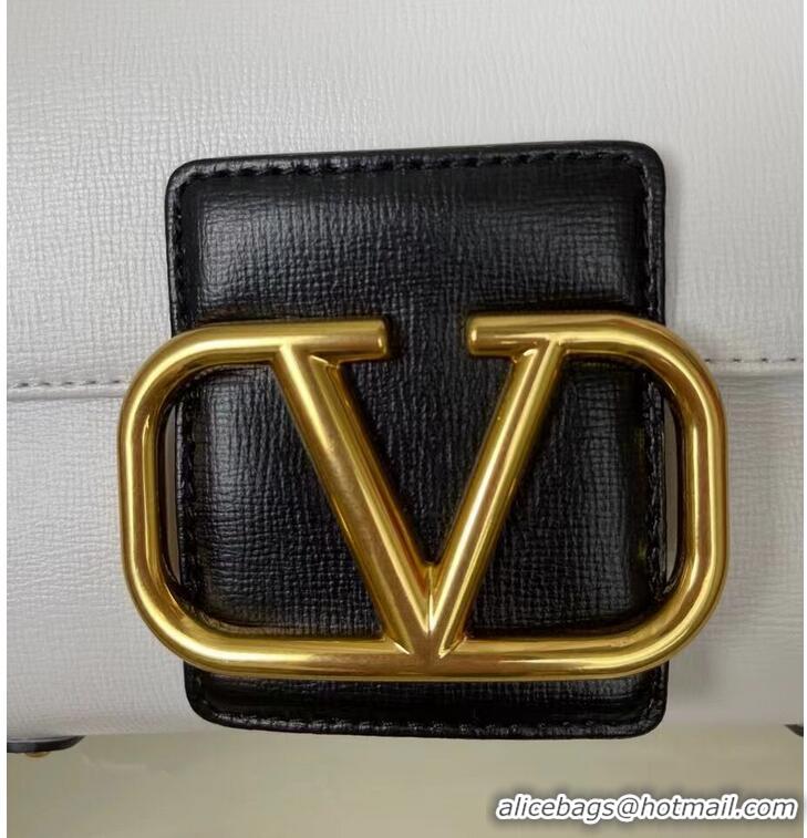 Good Quality VALENTINO GARAVANI Stud Sign Grained Calfskin Shoulder Bag V0196 white&black