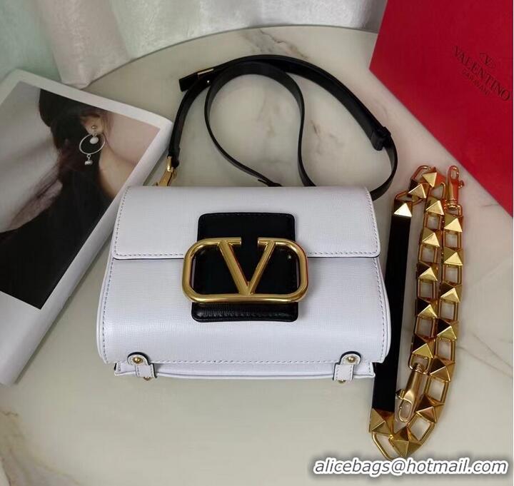 Good Quality VALENTINO GARAVANI Stud Sign Grained Calfskin Shoulder Bag V0196 white&black