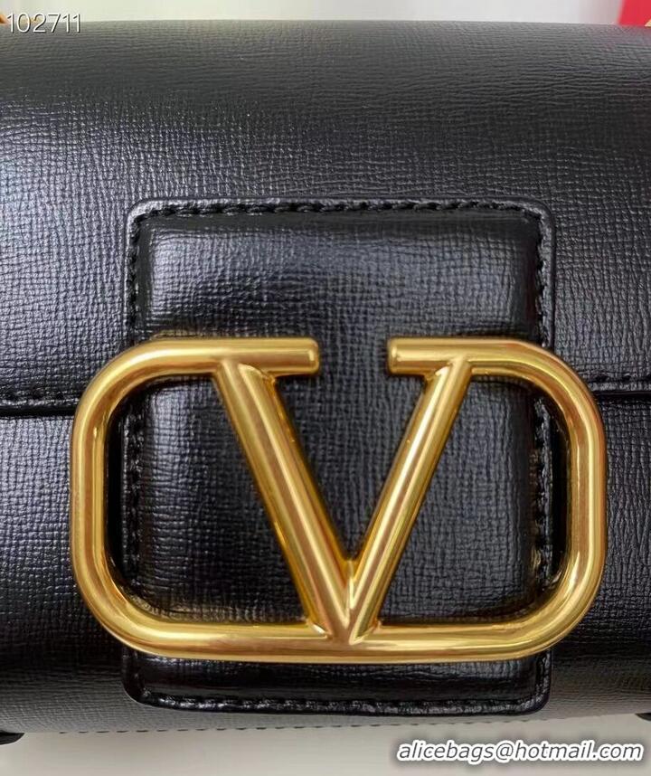 Original Cheap VALENTINO GARAVANI Stud Sign Grained Calfskin Shoulder Bag V0196 black