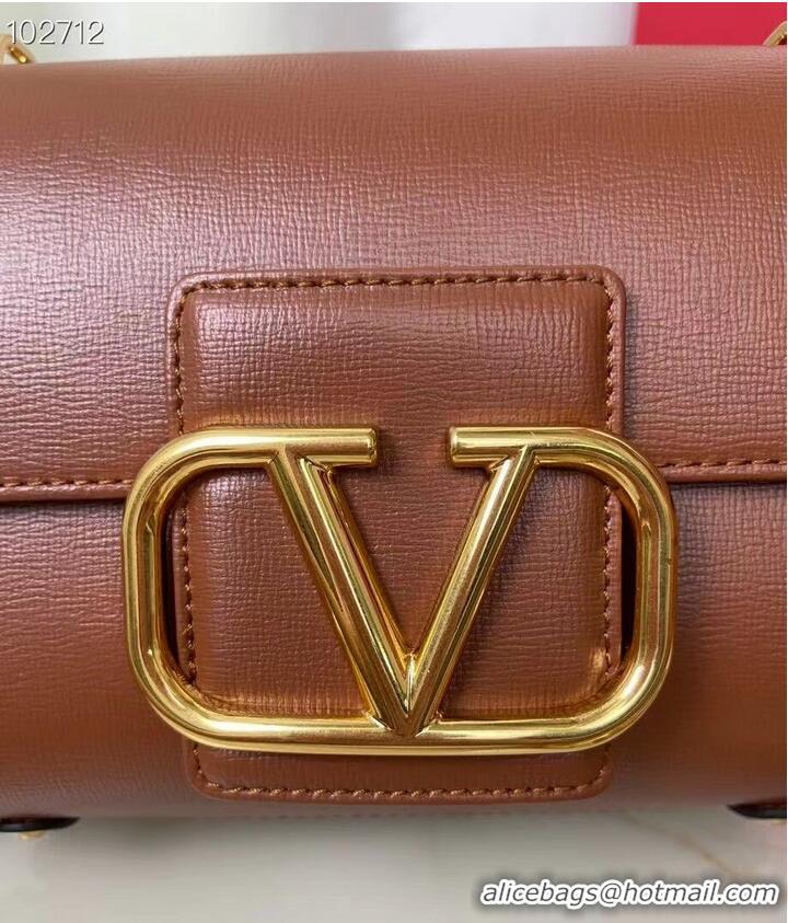 Discount VALENTINO GARAVANI Stud Sign Grained Calfskin Shoulder Bag V0196 Brown