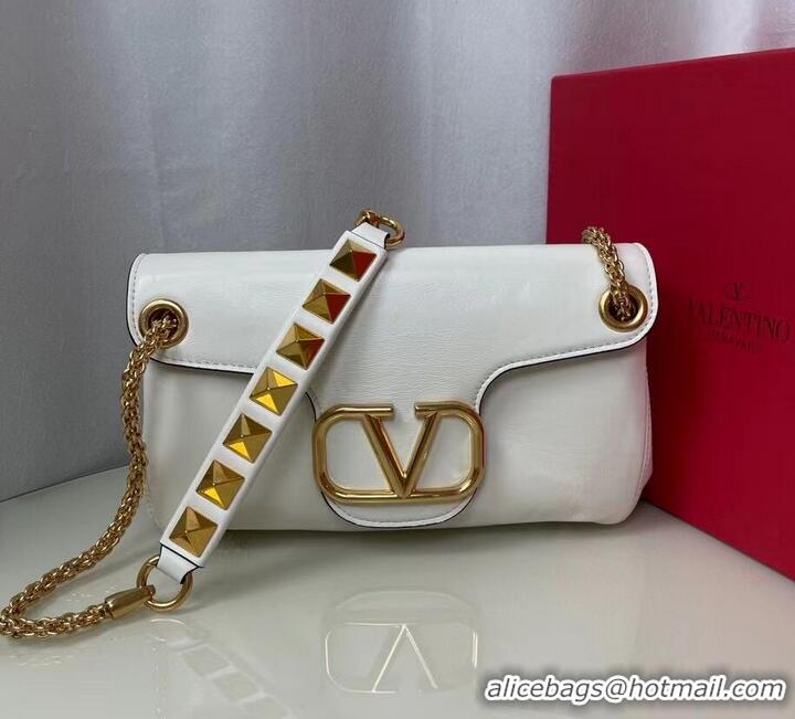 Well Crafted VALENTINO GARAVANI Stud Sign nappa Shoulder Bag NL098 white