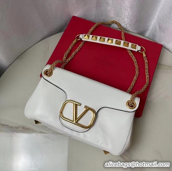 Well Crafted VALENTINO GARAVANI Stud Sign nappa Shoulder Bag NL098 white