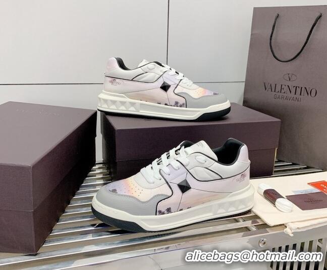 Good Product Valentino One Stud Print Leather Low-Top Sneakers 092530 Grey/White