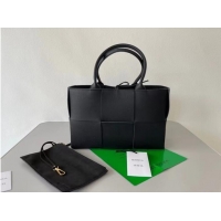 Promotional Bottega Veneta ARCO TOTE Small intrecciato grained leather tote bag 652867 black