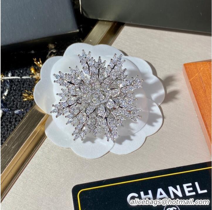 Buy Inexpensive Chanel Brooch CE7372