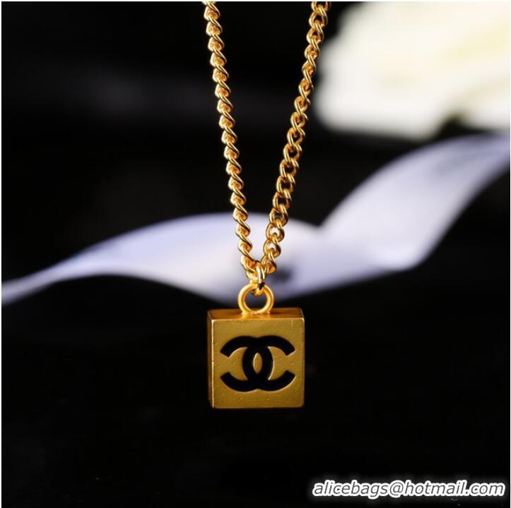 Top Grade Promotional Chanel Necklace CE7430