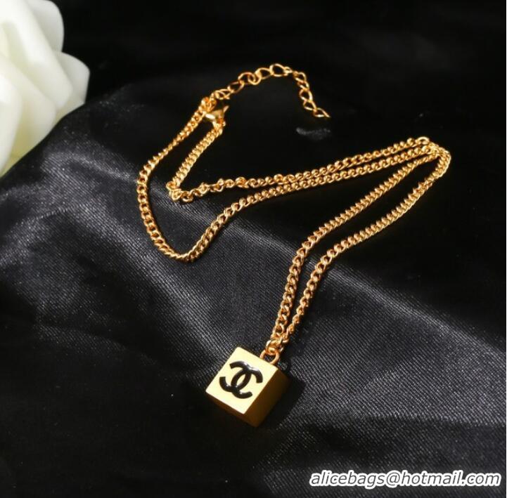 Top Grade Promotional Chanel Necklace CE7430