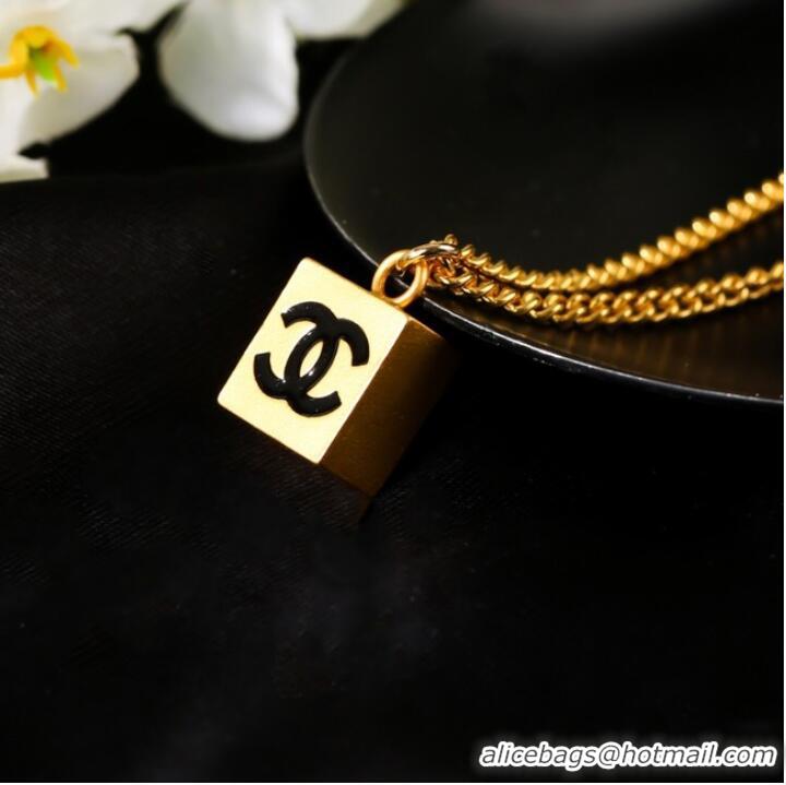 Top Grade Promotional Chanel Necklace CE7430