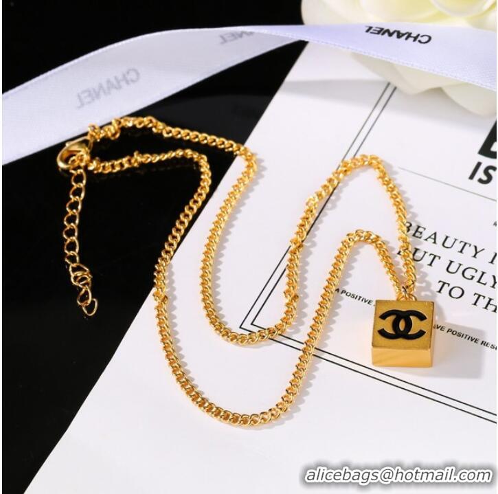 Top Grade Promotional Chanel Necklace CE7430