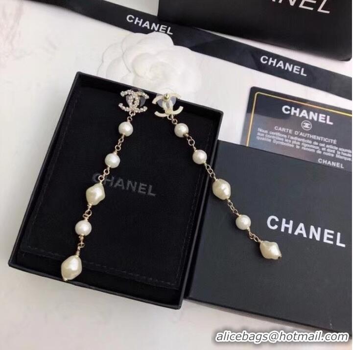 Market Sells Promotional Chanel Earrings CE7465