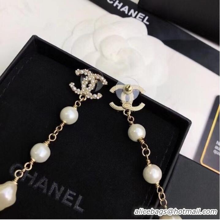 Market Sells Promotional Chanel Earrings CE7465