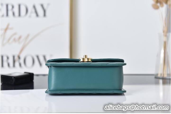 Luxurious Chanel Flap Lambskin mini Shoulder Bag AS2615 green