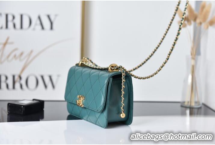 Luxurious Chanel Flap Lambskin mini Shoulder Bag AS2615 green