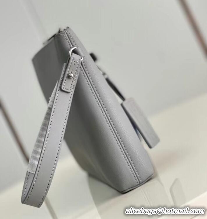 Well Crafted Louis Vuitton POCHETTE VOYAGE M69837 gray