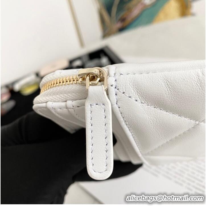 Luxury Classic Chanel 19 Zip Card bag 82086 white