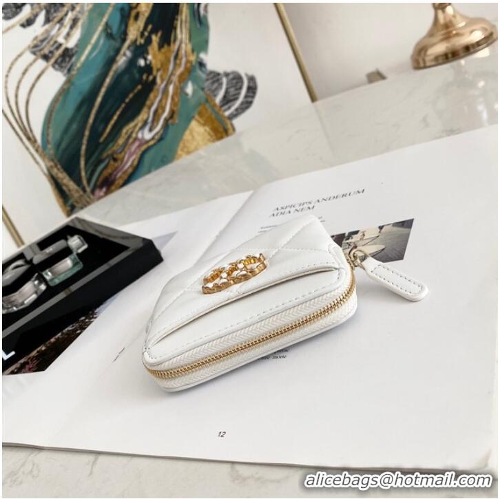 Luxury Classic Chanel 19 Zip Card bag 82086 white